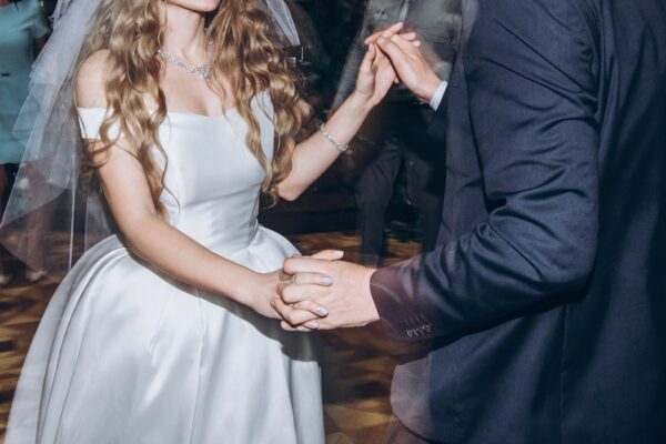 Top Romantic First Dance Songs for Newlyweds Los Angeles